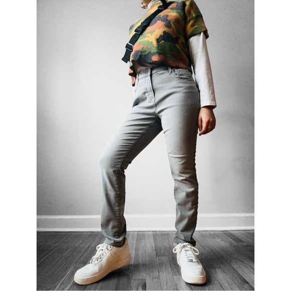 ★ Old Navy “Rockstar Built-In Sculpt” Jeans - Gray ★ - Picture 17 of 17